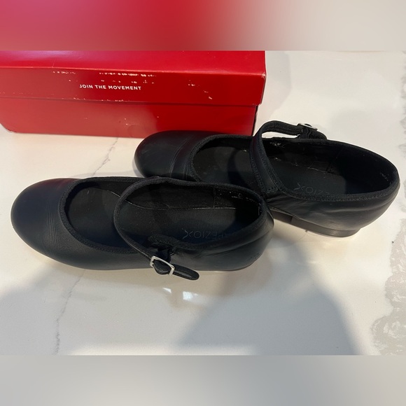 Capezio tap shoes size 7 Wide - Picture 2 of 4